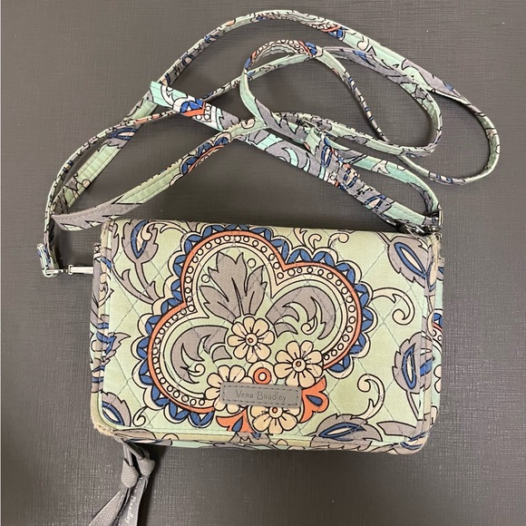 Vera Bradley Handbags - Vera Bradley Green Floral  Crossbody Bag Purse Wallet Great Preowned Condition